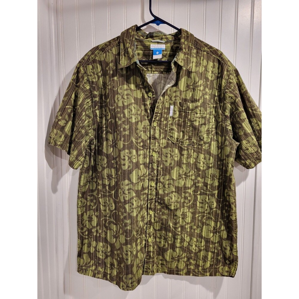 Columbia Green Hawaiian Flowered Pattern Button Shirt. XL